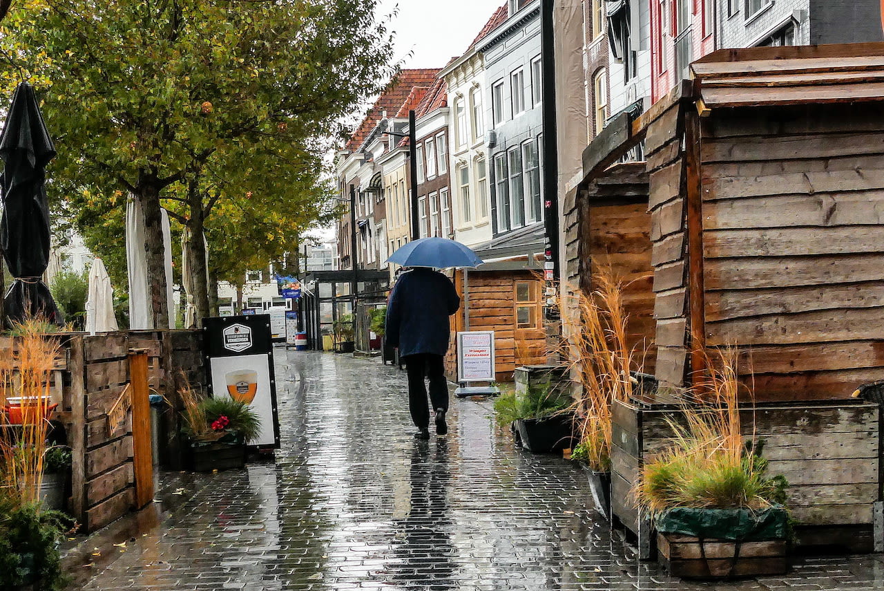De paraplu is weer nodig. Foto: Ria Brasser