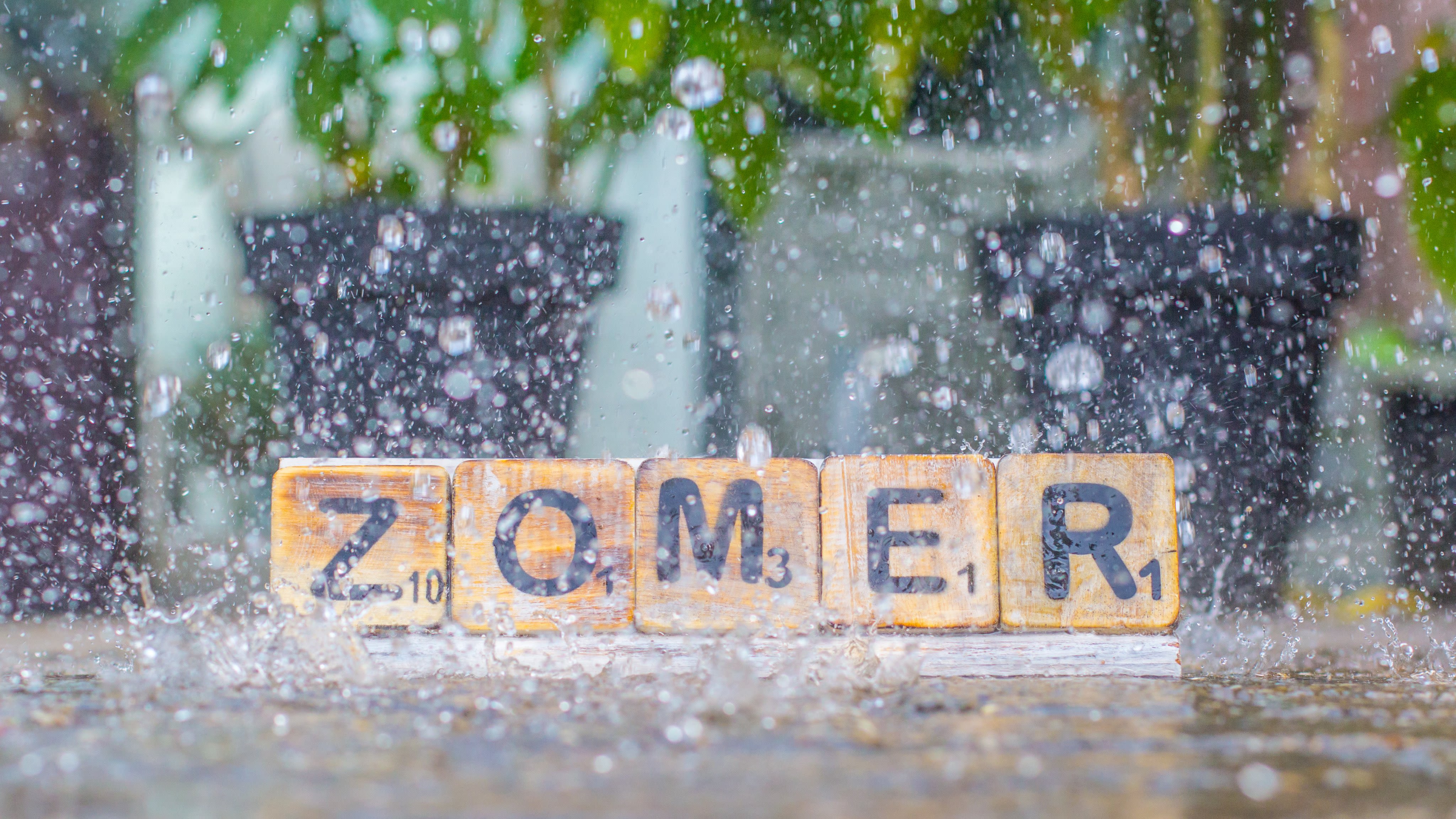 Zomer valt in het water