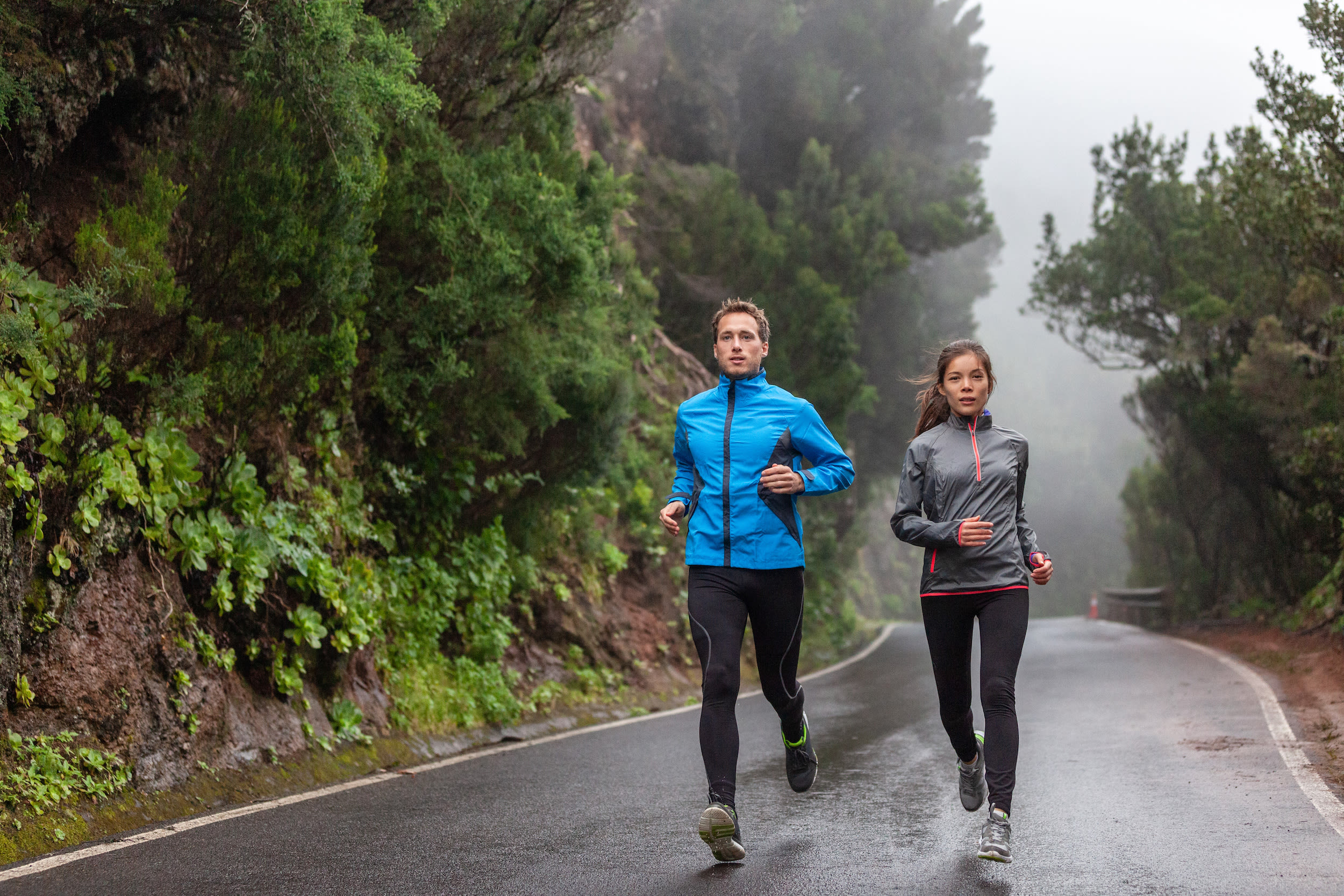 Hardlopen in de regen voorkomt oververhitting.
Foto: Adobe Stock / Maridav