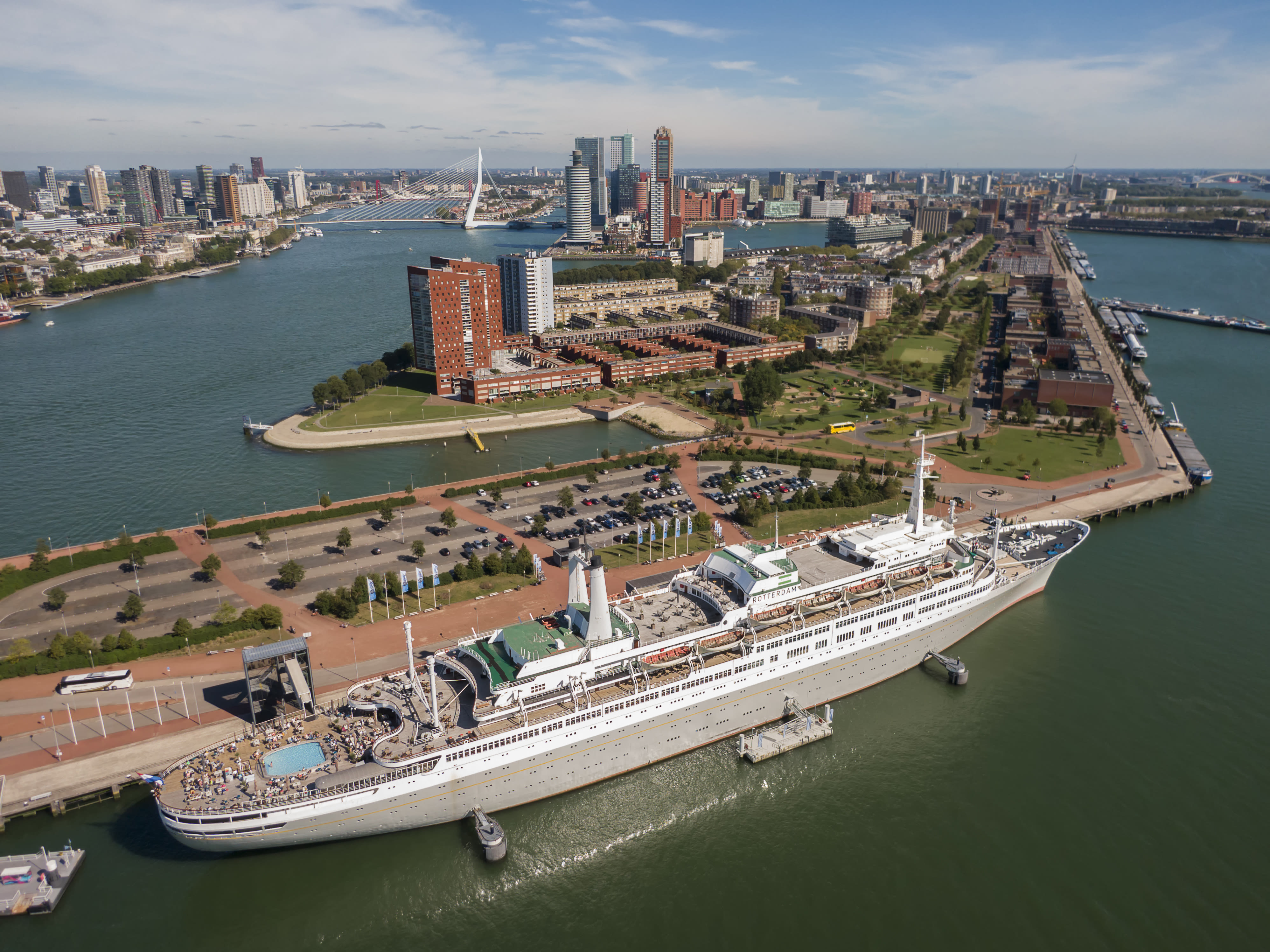 Mooiste zwembaden, SS Rotterdam. Foto: AdobeStock / Donald.