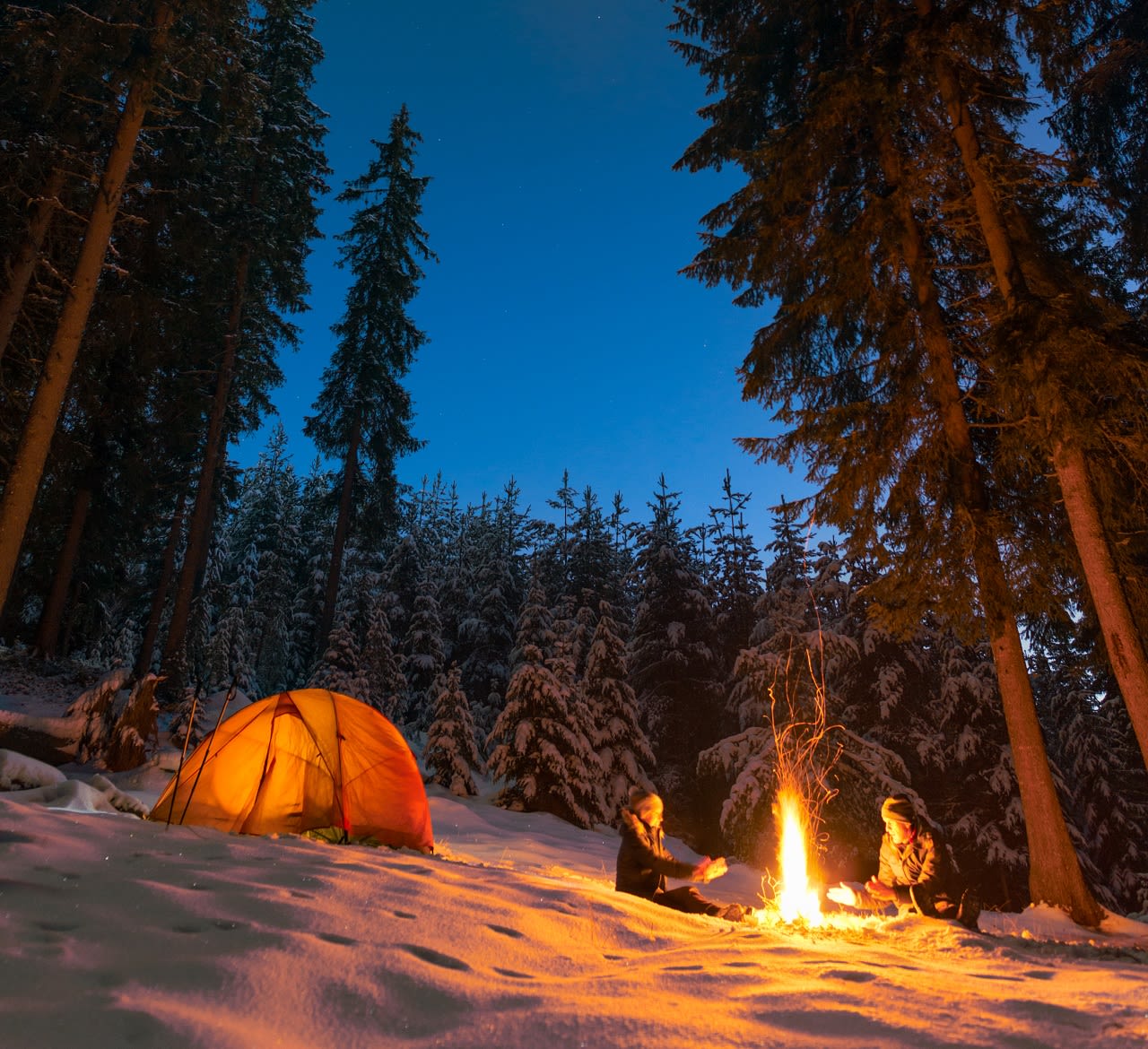 Kamperen in de winter. Foto: AdobeStock / andreusK
