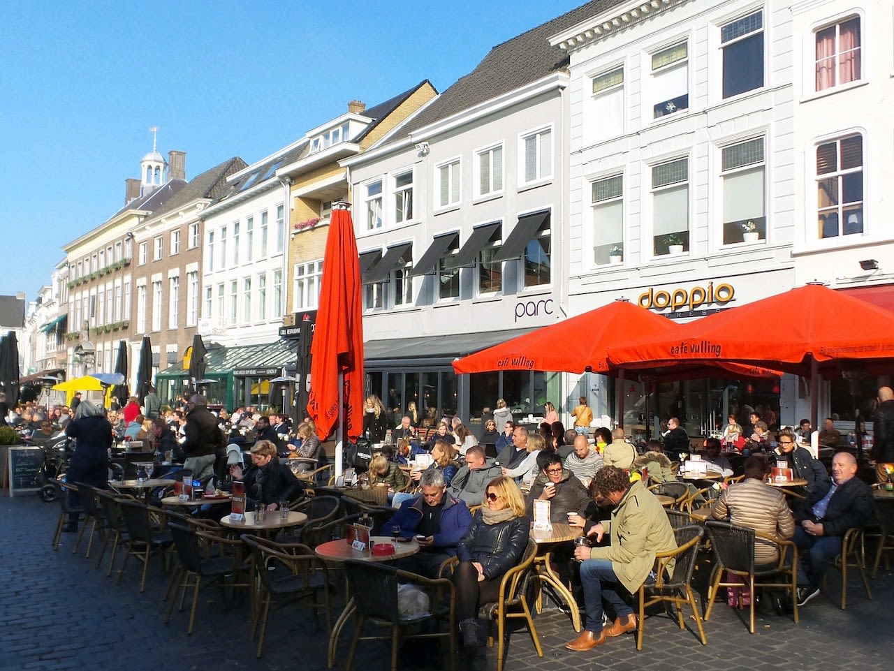 Op het terras in oktober