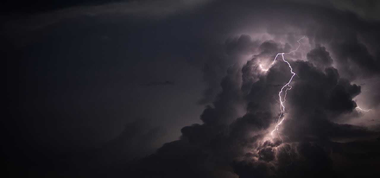 Onweer. Foto: Adobe Stock / Francesco / EyeEN