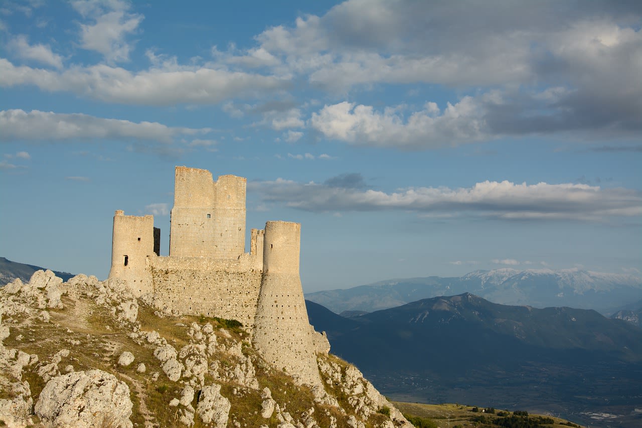 Rocca-Calascio-pixabay
