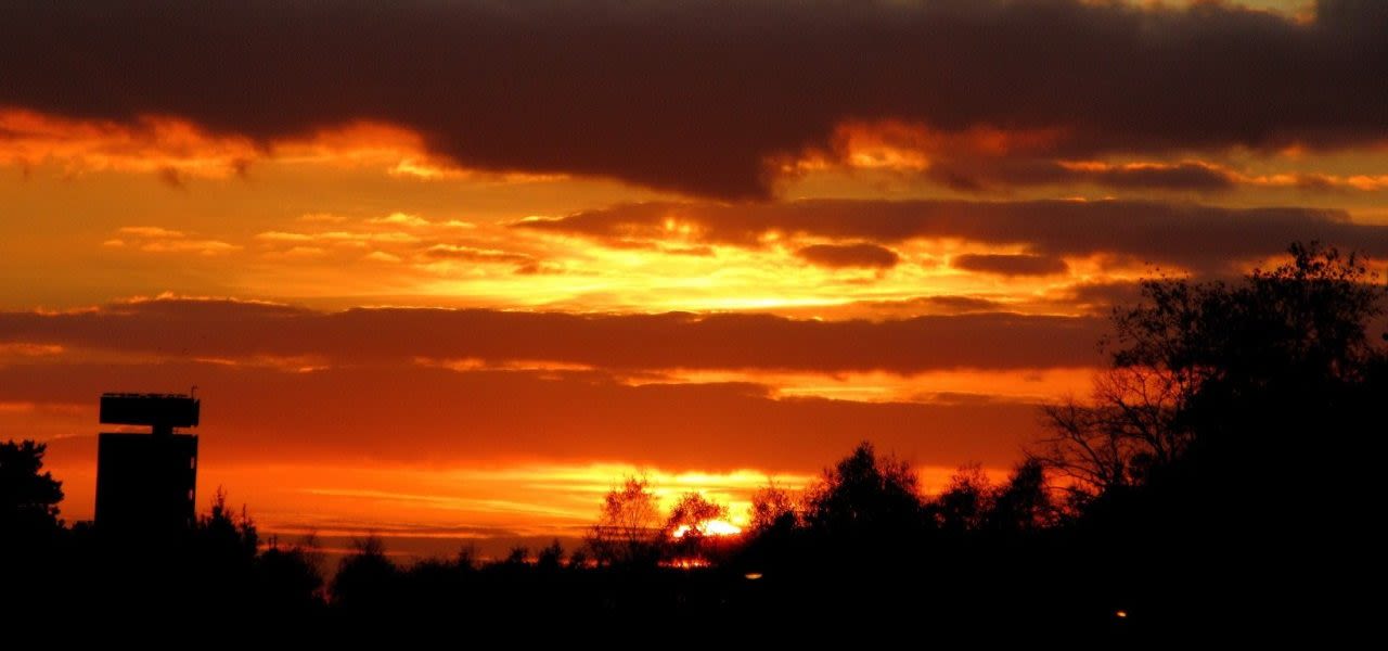 Ochtendrood-water-in-de-sloot-Tonny-Morsink-1280x600