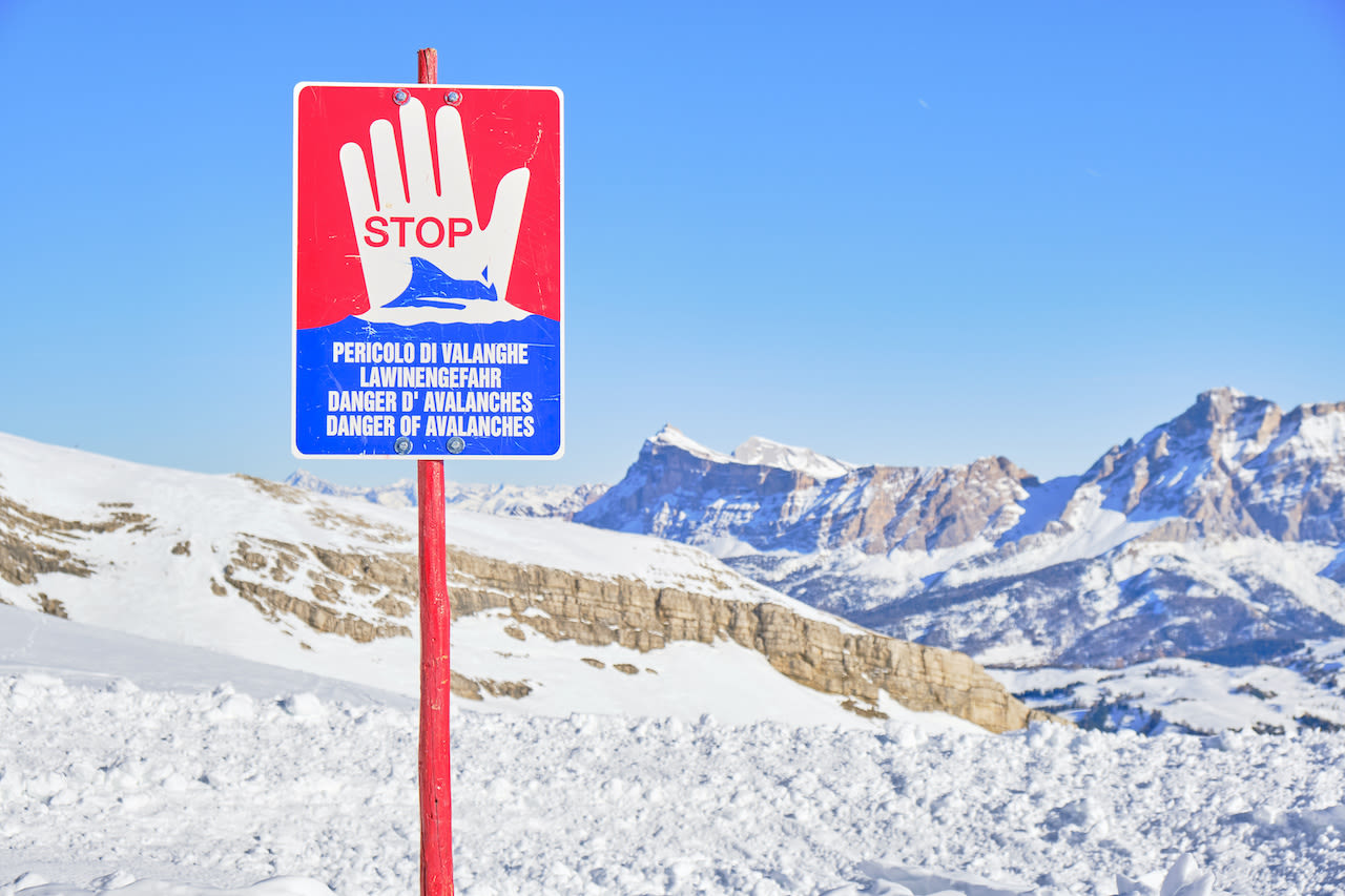 Waarschuwing voor lawinegevaar. Foto: AdobeStock / k5hu