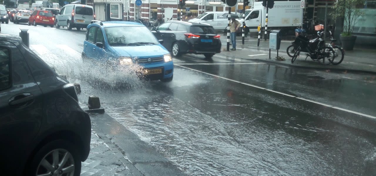 Ondergelopen-straten-Amsterdam-1280x600