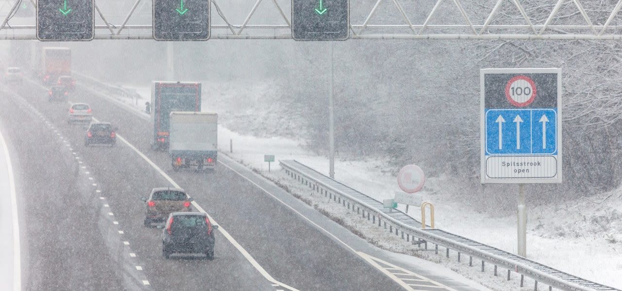 Snelweg-sneeuw--1280x600