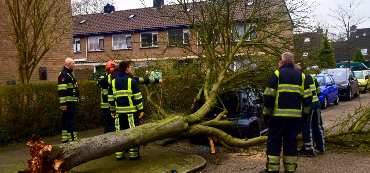 Stormschade-door-storm-en-zeer-zware-windstoten-1280x600