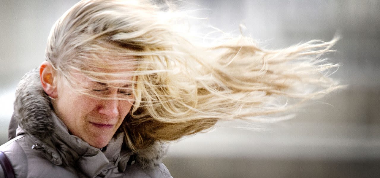 ANP-krachtige-windstoten-laten-haren-waaien-in-storm-1280x600