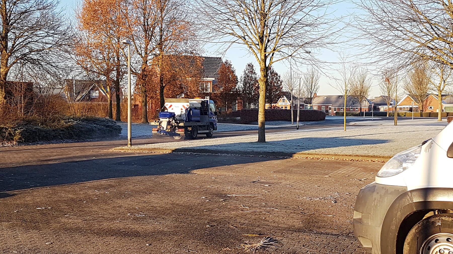 Gladheid, winter, strooien, strooiauto