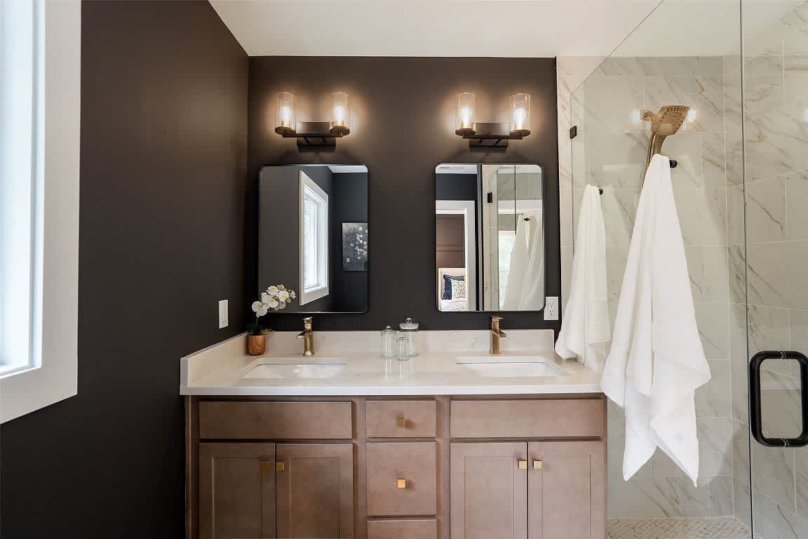The master bath of the Aaronson home in Cashiers on Lake Glenville.