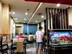 Yan Jiang Nan Restaurant / 燕江南 (Fecskék Étterem)