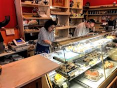 Frőhlich Kosher Pastry Shop