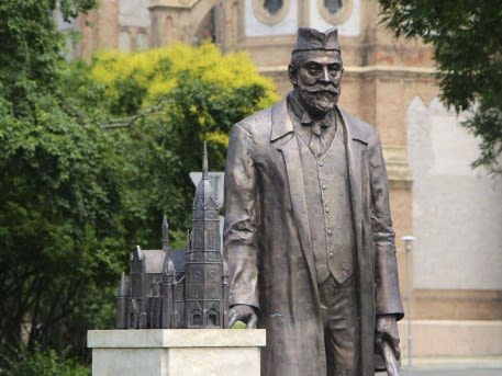 odon-lechner-statue-kobanya