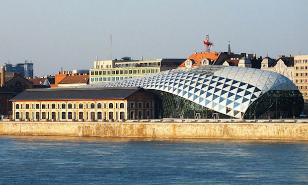 CET building budapest