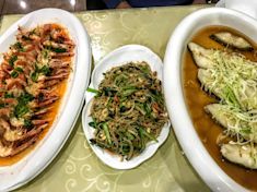 Yan Jiang Nan Restaurant / 燕江南 (Fecskék Étterem)