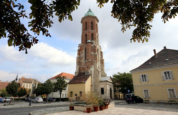 maria-magdalena-church-budapest