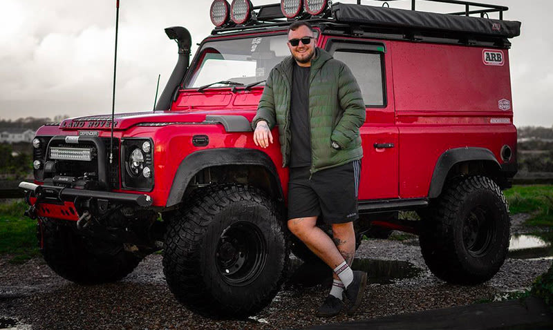 Defender 90 UK: una passione per i CB tramandata di generazione in generazione