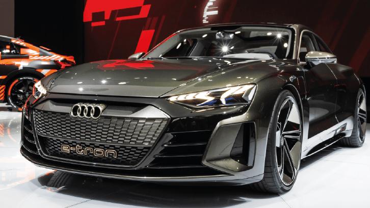 Audi e-tron GT zaprezentowane na targach motoryzacyjnych. Audi e-tron GT zaprezentowane na targach motoryzacyjnych.