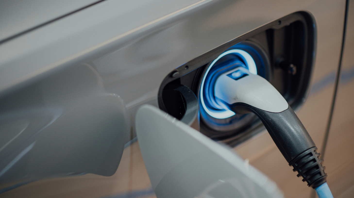 Hybrids and EVs gain ground in the italian used-car market: in 2026, vehicle history checks rise by 52% Hybrids and EVs gain ground in the italian used-car market: in 2026, vehicle history checks rise by 52%