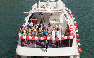 ANNIVERSARY PARTY ON A YACHT IN GOA