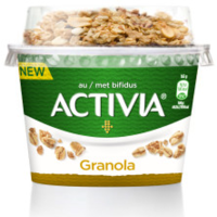 Begin je dag met een heerlijk ontbijt: Activia Topping Granola. Dat is de unieke zachtheid van Activia, in combinatie met krokante granola. Lekker om gewoon thuis van te genieten, maar ook handig voor onderweg dankzij het geïntegreerd lepeltje!