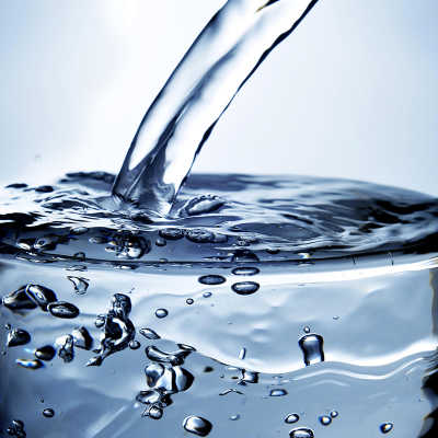 quanta acqua bere al giorno