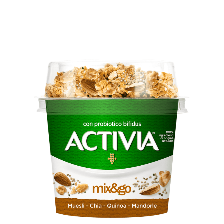 Yogurt muesli con chia, quinoa e mandorle