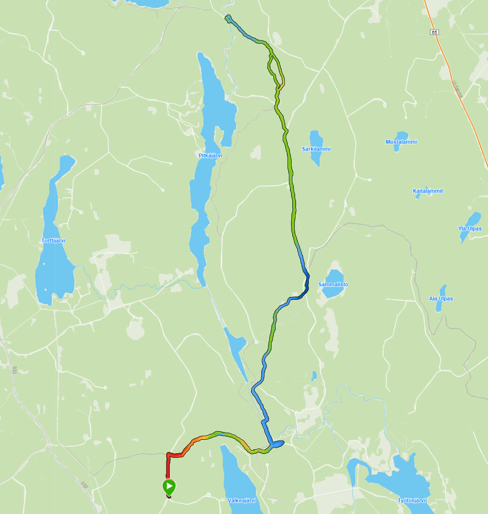 Garminin piirtämä reitti jossa korkeuserot on kuvattuna väreillä