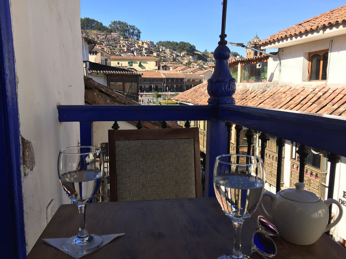 Terrace-lunch-with-outstanding-scenery-1