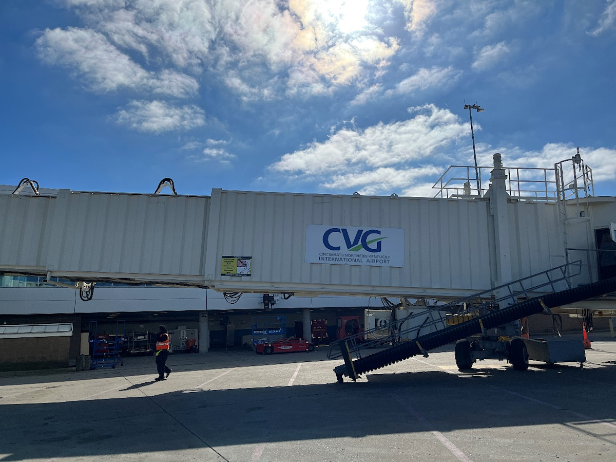 jet bridge exterior