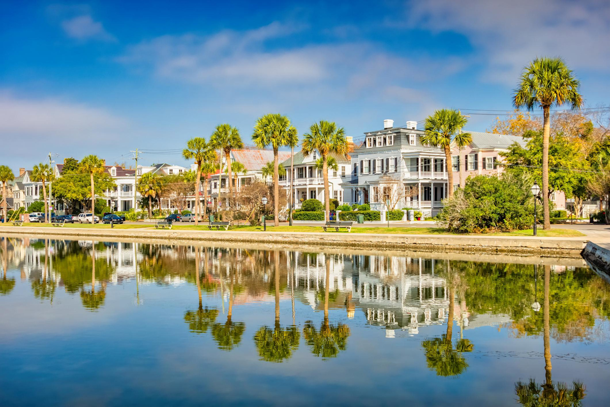 Historic-homes-line-the-waterfront-in-Charleston.