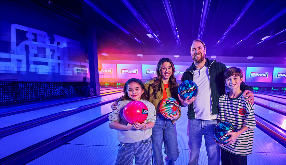 MAIN EVENT Spring Break 26 Bowling Family 040 LR-MOBILE