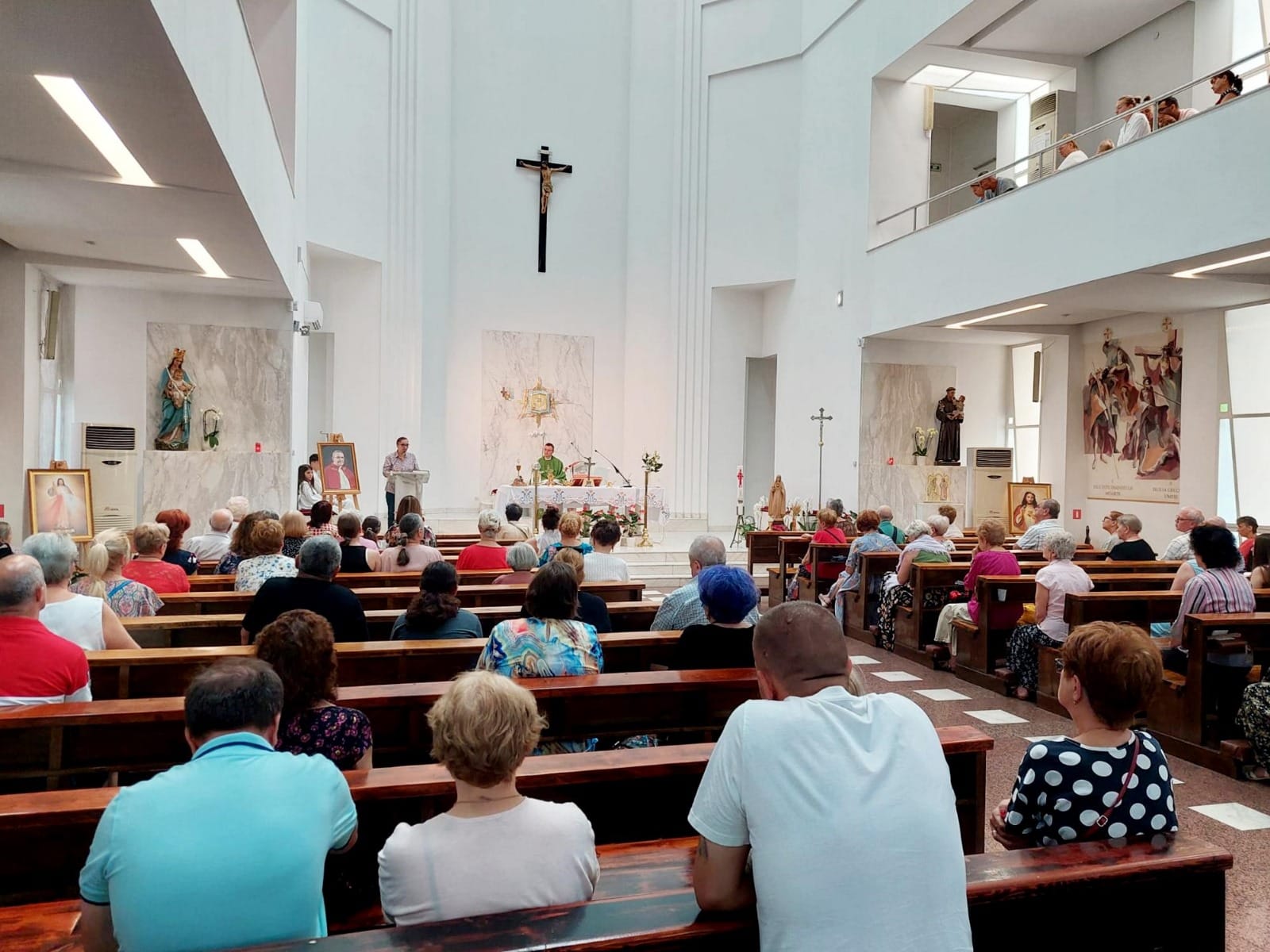 456818482 930418745795853 1145820657855034441 n