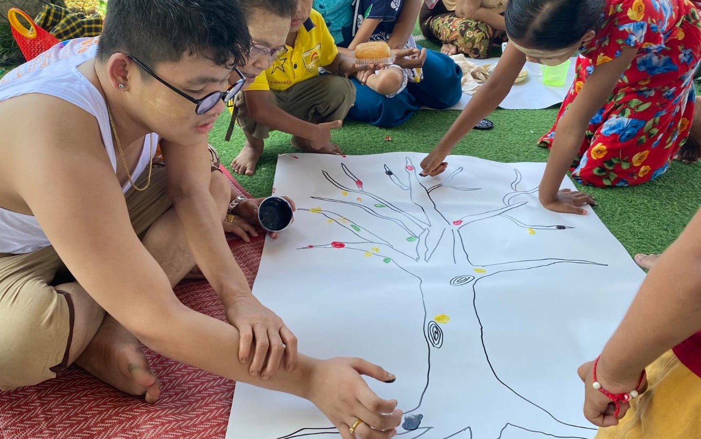 Bimbi Myanmar disegno