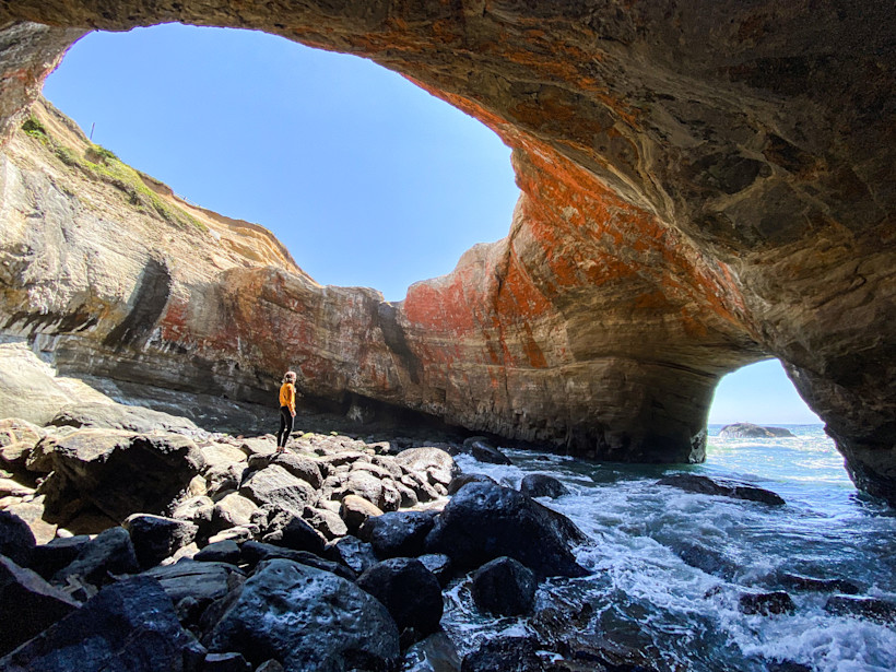 Devil's Punchbowl, Oregon. Photo by Elizabeth Sheets.