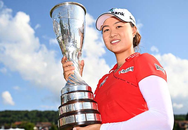 Minjee Lee with the Evian Championship trophy.