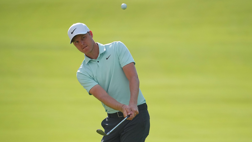 Cam Davis plays pitch shot in ZOZO Championship practice round