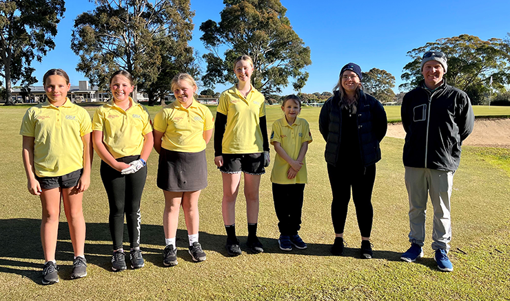 Left to right: Emily Melrose, Maddison Kelly, Immogen Rabbitt, Grace Oldfield & Isabella Pratt with mentor Johanna Wyllie and PGA Instructor Matt Portelli. Absent – Lucy Coles