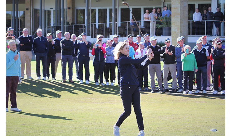Zoee Dolling golf shot image