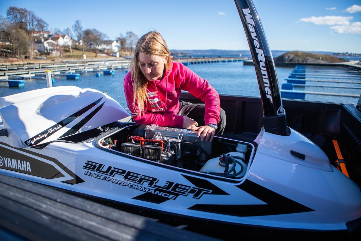 GRUNDIG GJENNOMGANG: Sjekk skroget for sprekker og prøvestart alltid motoren før du kjøper, råder europamester i vannscooterkjøring, Christine Tybring-Torsk.