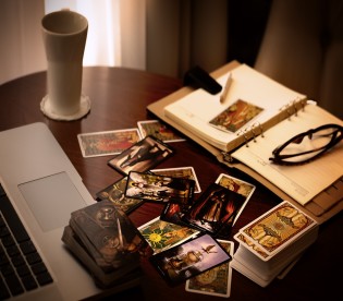 /blog/5-Reasons-to-Get-a-Psychic-Reading-Before-Deciding-Your-Future-Career