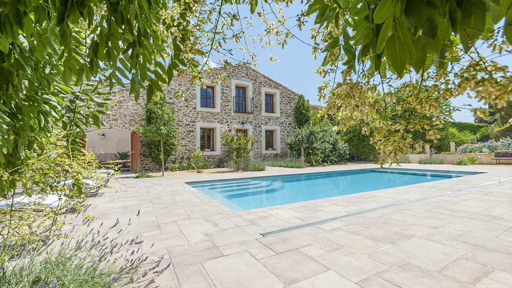 Private heated pool in Le Somail Private heated pool in Le Somail