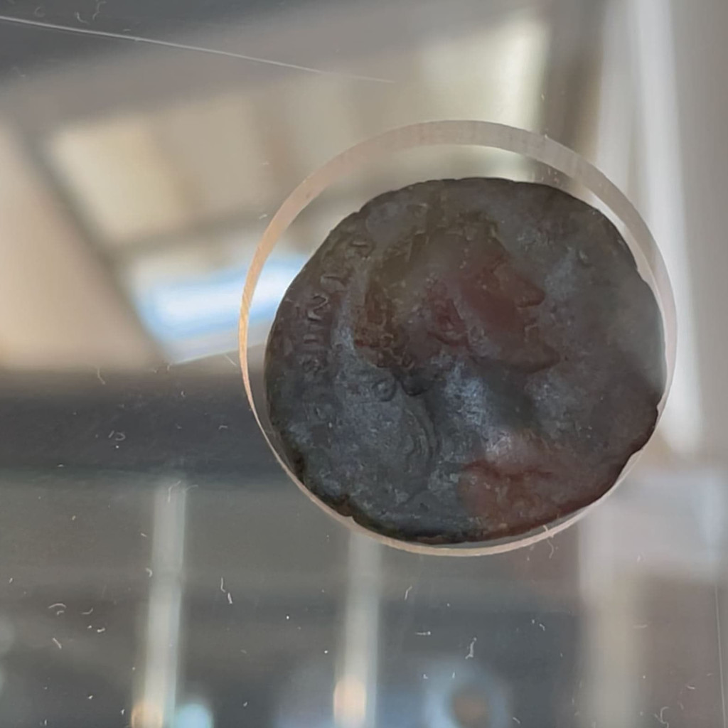 Romain coin discovered on the archaeological site Romain coin discovered on the archaeological site