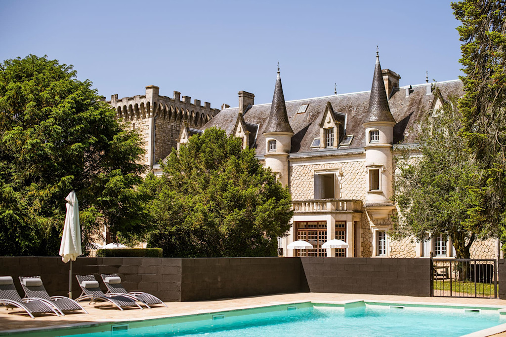 Holiday rental château near Angoulême ref 16018 Holiday rental château near Angoulême ref 16018