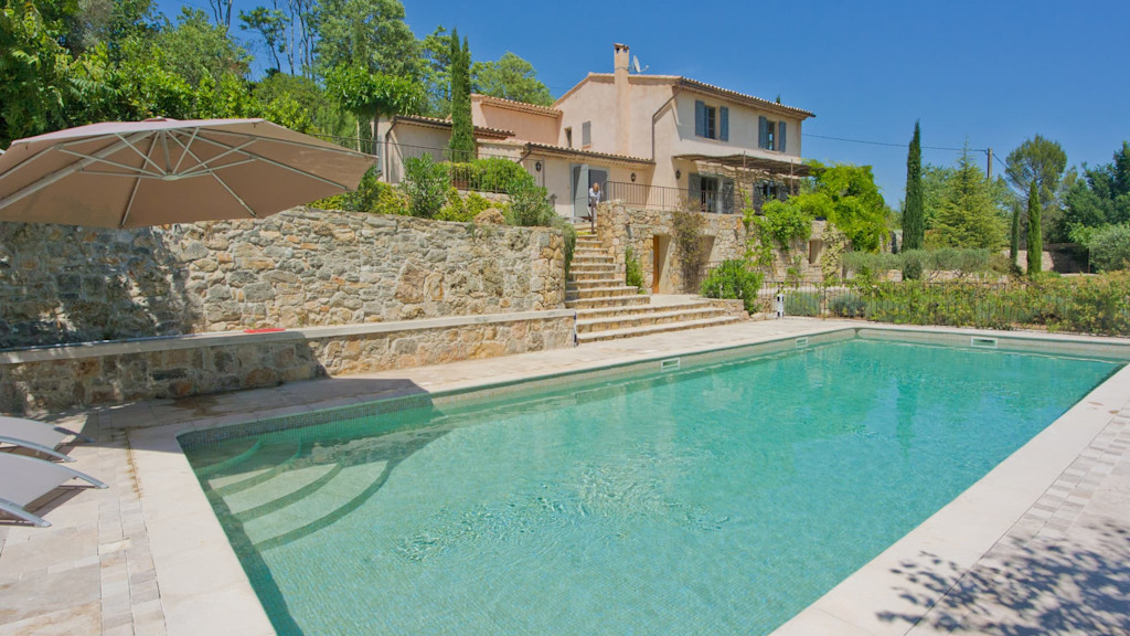 Rental accommodation with private pool, Maison de Notre Dame. Rental accommodation with private pool, Maison de Notre Dame.