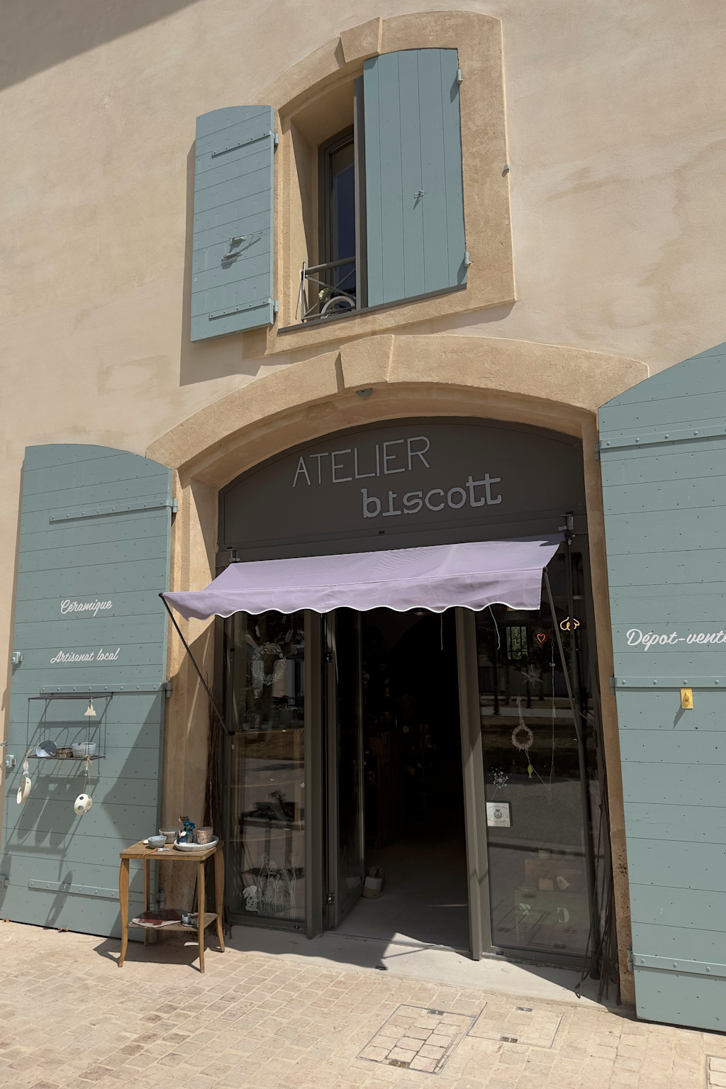 Atelier Biscott Gemenos Atelier Biscott Gemenos