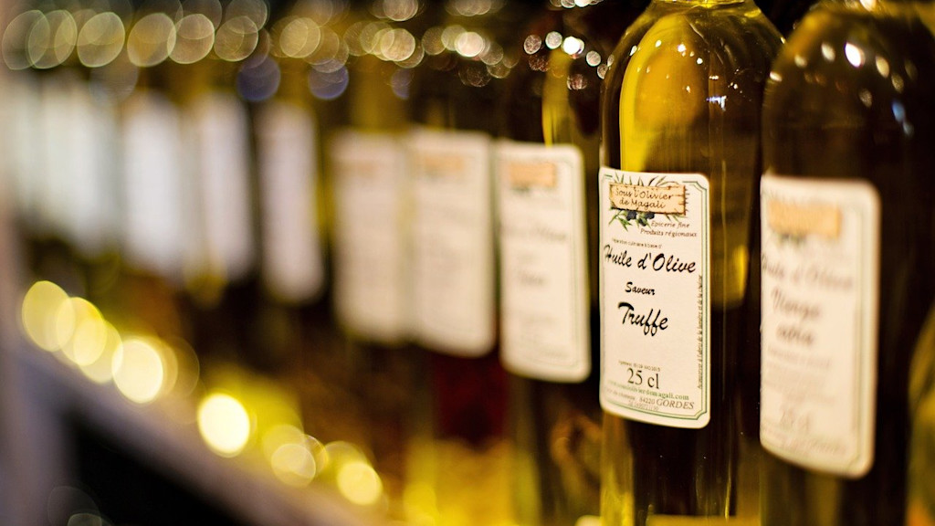 Olive oil with truffle flavor Olive oil with truffle flavor