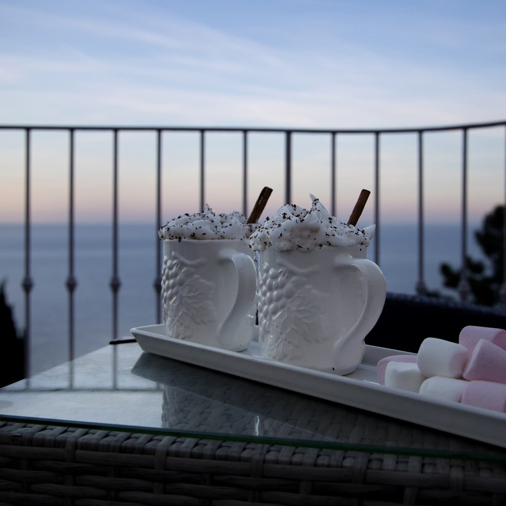 Guimauve au bord de la piscine Guimauve au bord de la piscine